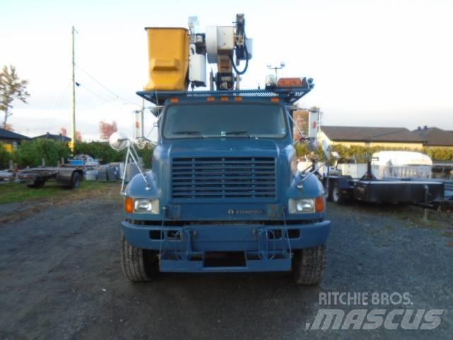 International F 4900 Bilmontert lift