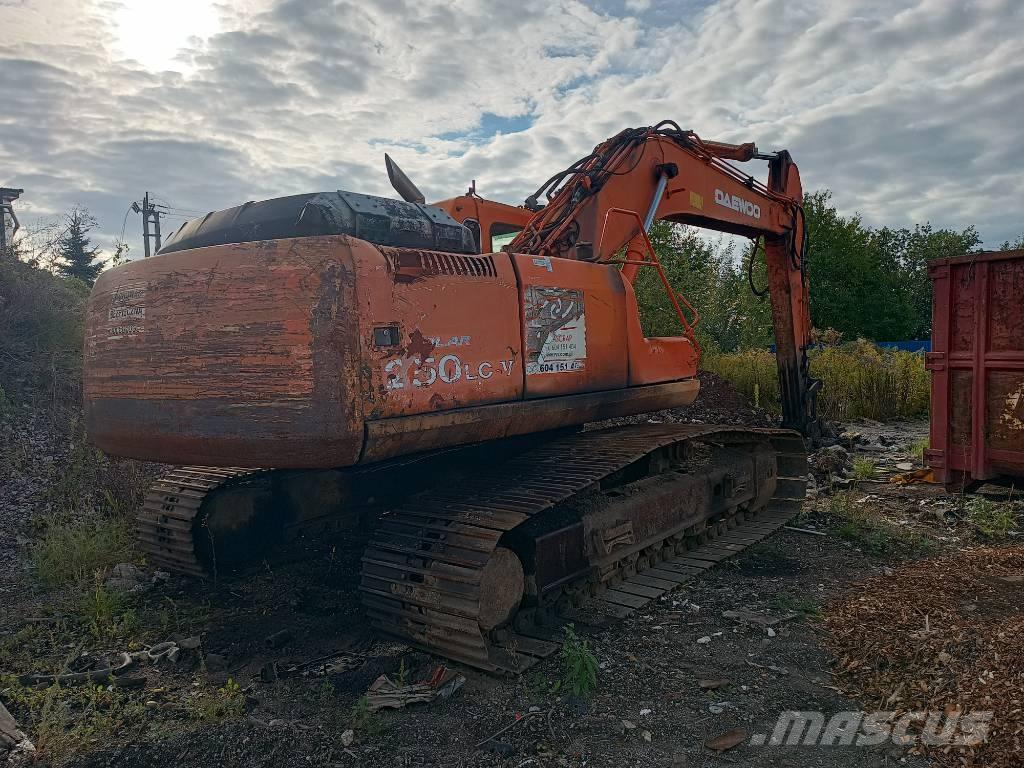 Daewoo S-250 LC-V Beltegraver