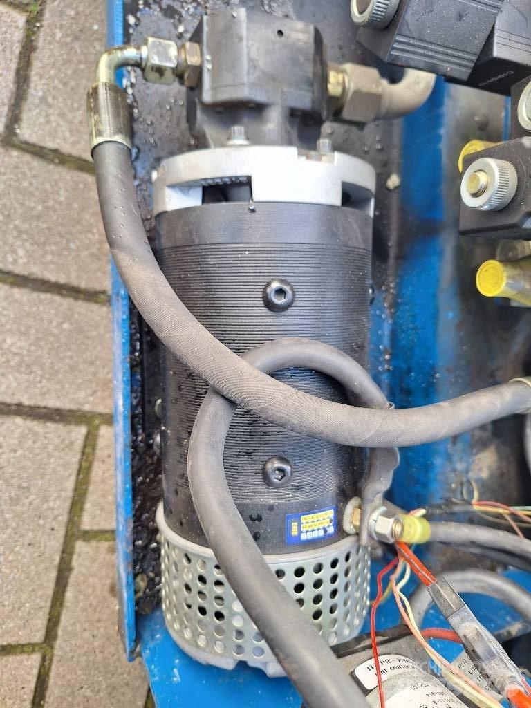 UpRight X32N Sakselifter