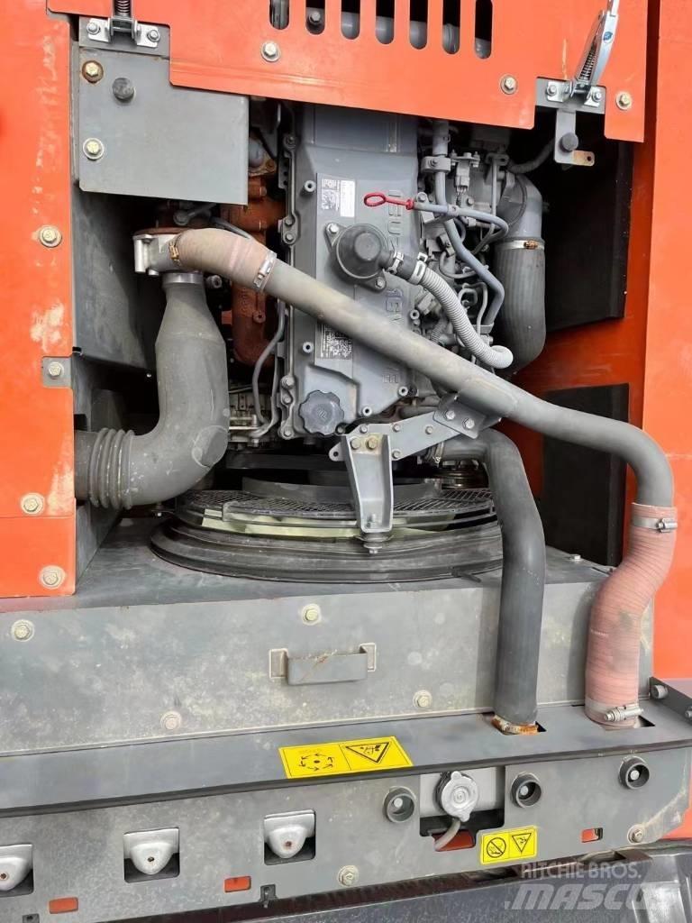 Hitachi ZX 240-3 Beltegraver