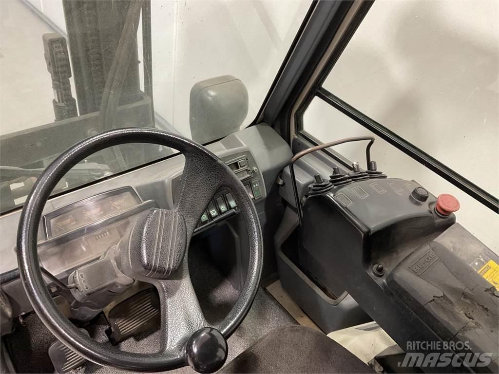 CAT DP35A Diesel Trucker