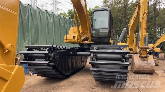 CAT 320 C Amfibiske Gravemaskiner