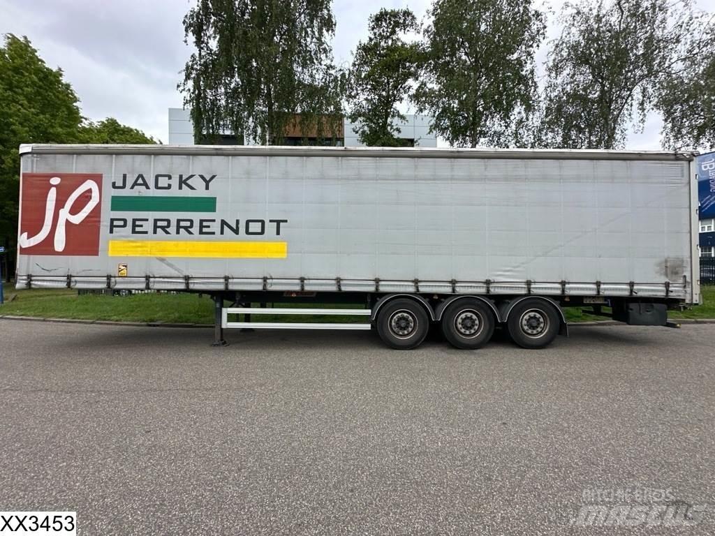 Fruehauf Tautliner Gardintrailer
