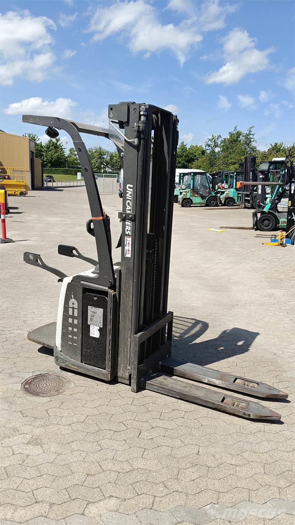 Atlet PSP160 Lavtløftende truck med platform