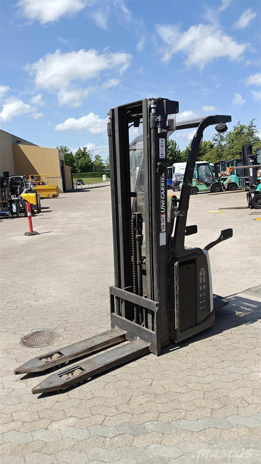 Atlet PSP160 Lavtløftende truck med platform