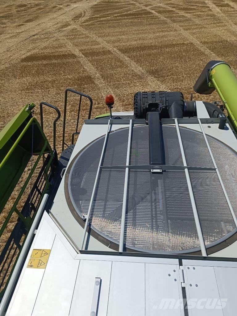 CLAAS Lexion 8700 Skurtreskere