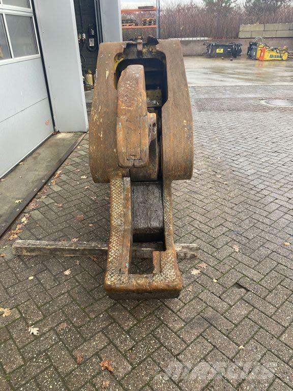 Genesis GXP 400R Asfaltskjærer