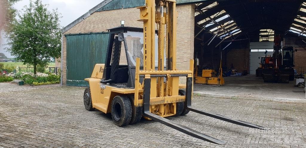 CAT 12000 KG Diesel Trucker