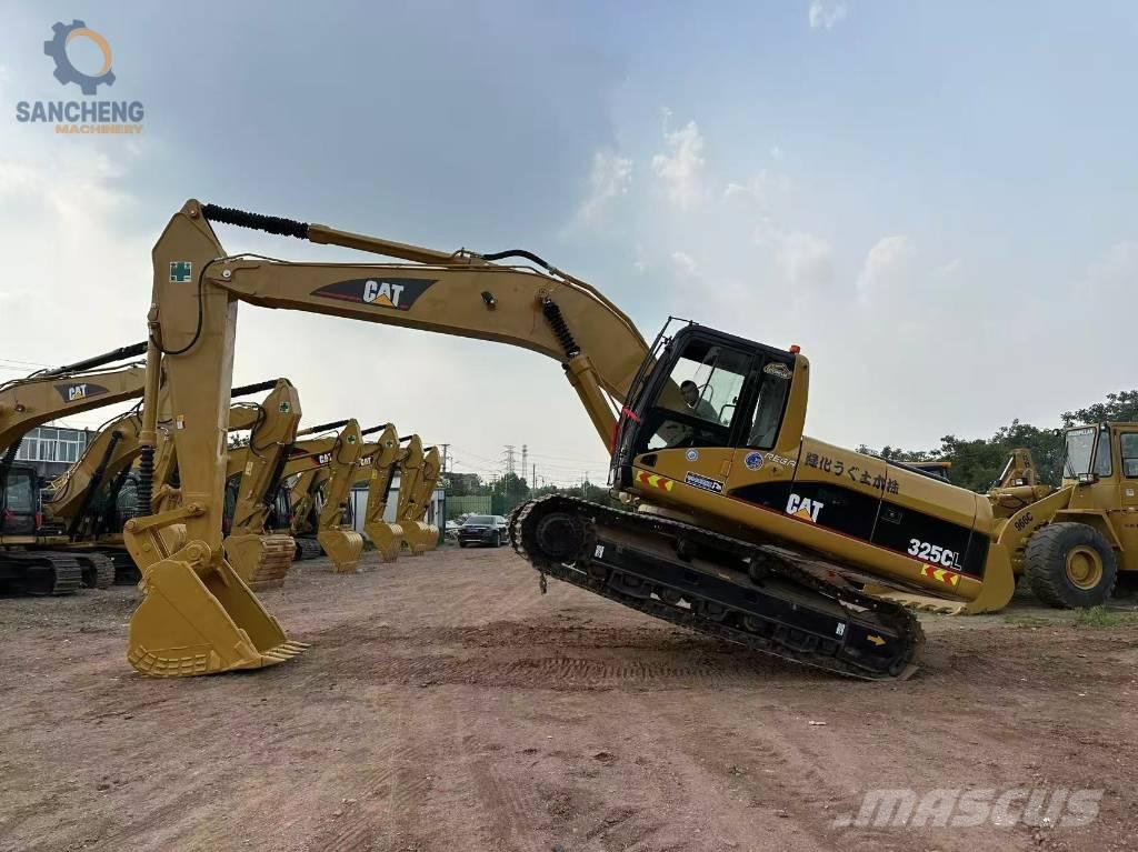 CAT 325 CL Beltegraver