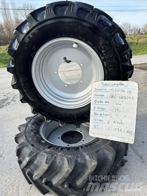  GREENEX 320/70R28 Dekk, hjul og felger