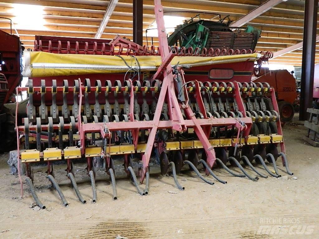Väderstad Rapid400C Såmaskiner
