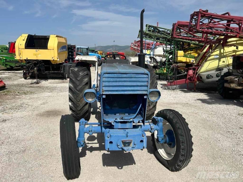 Universal 640 Traktorer