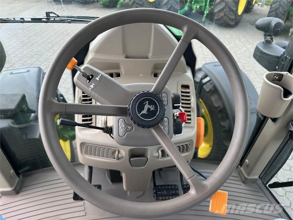 John Deere 6110 M Traktorer