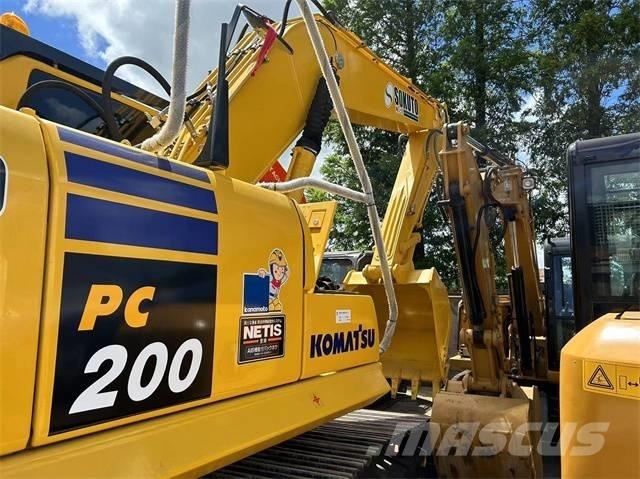 Komatsu PC 200-8 Beltegraver