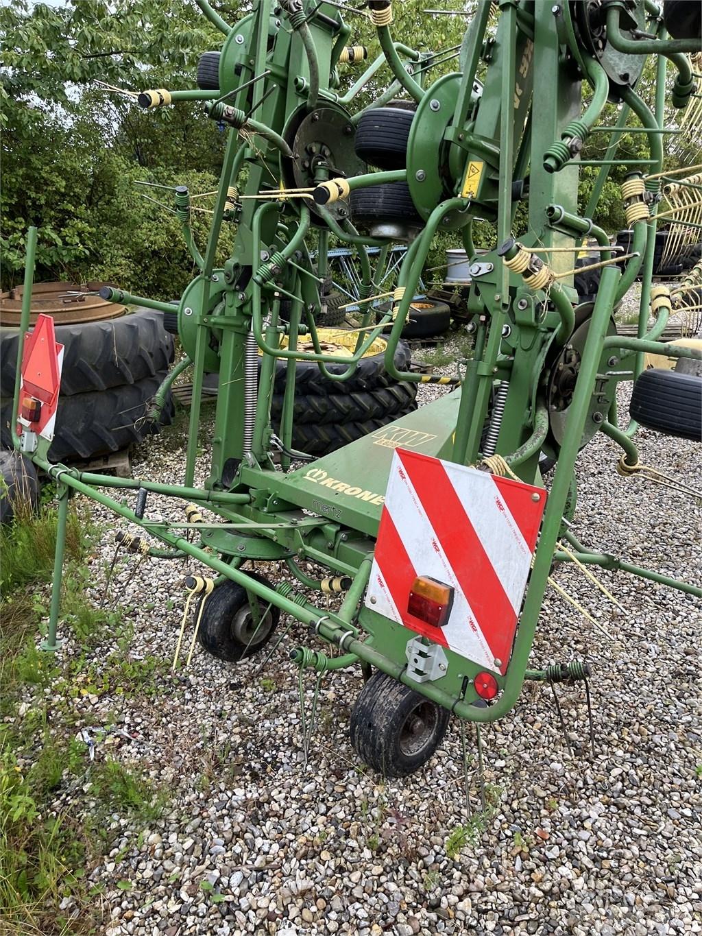 Krone KW 8.82/8 Raker og høyvendere
