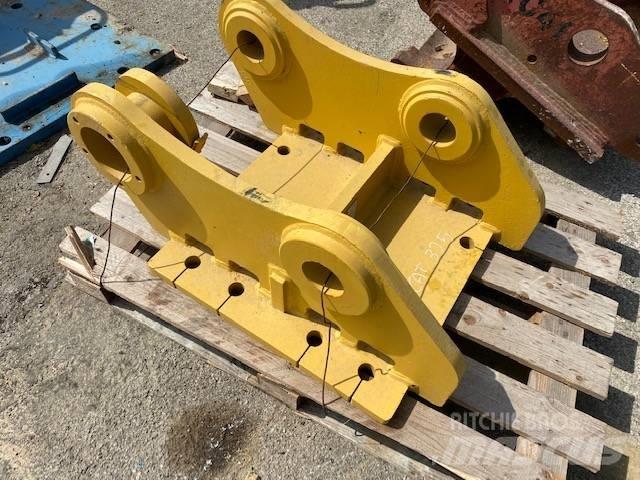CAT 325 Bommer og stikker