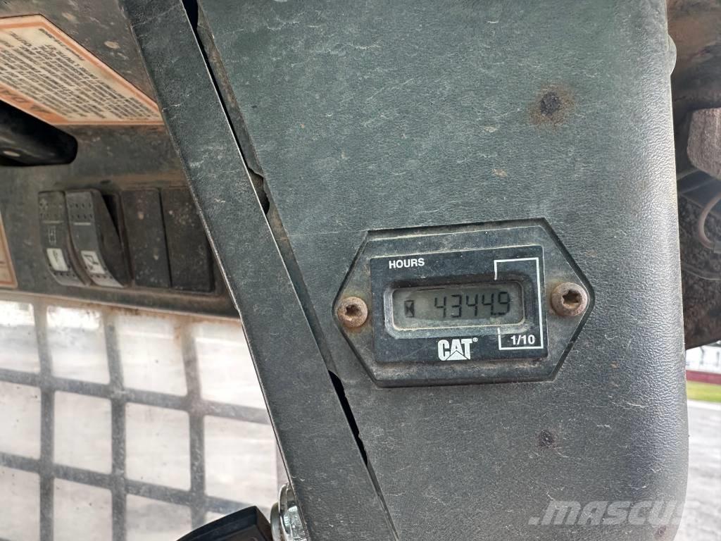 CAT 247 Kompaktlastere