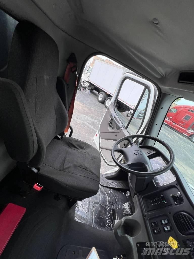 Freightliner M 106 Planbiler