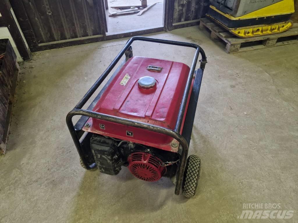 Honda ECMT7000F Bensin Generatorer