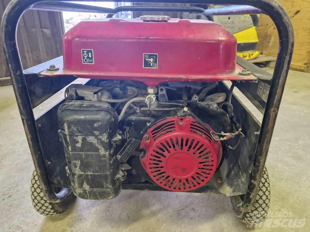 Honda ECMT7000F Bensin Generatorer