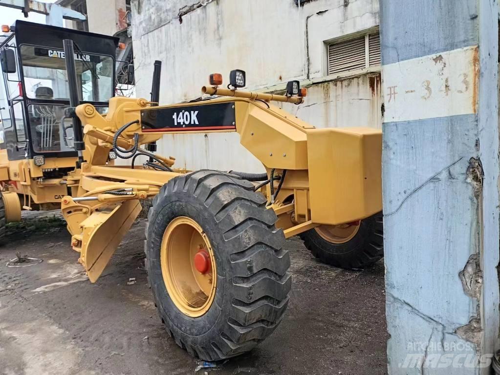 CAT 140 H Veihøvler