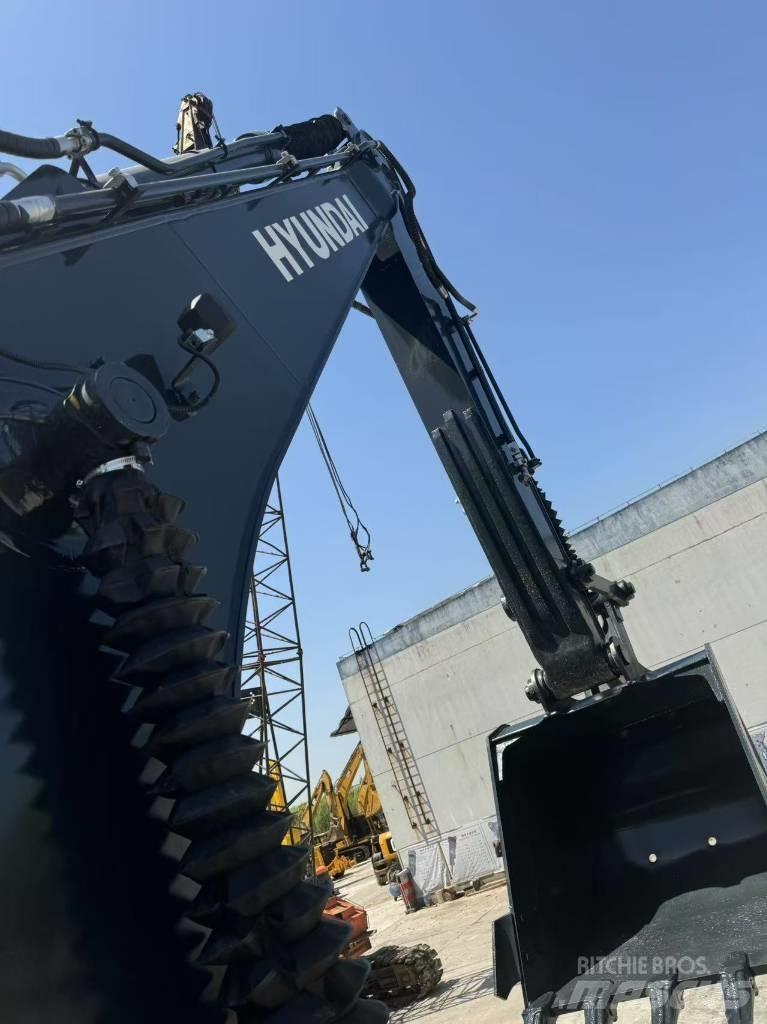 Hyundai R220LC-9S Beltegraver