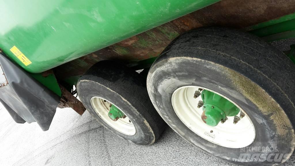 Keenan MF-400 Fôrutlegger