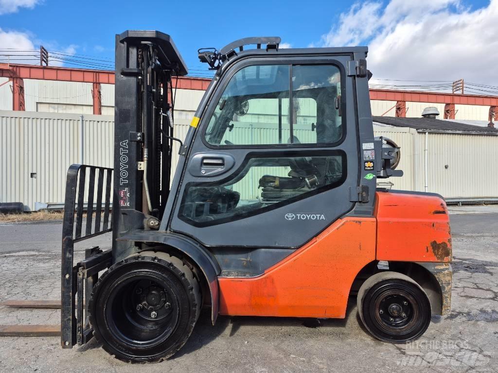 Toyota 8 FGU 30 Gaffeltrucker - Annet