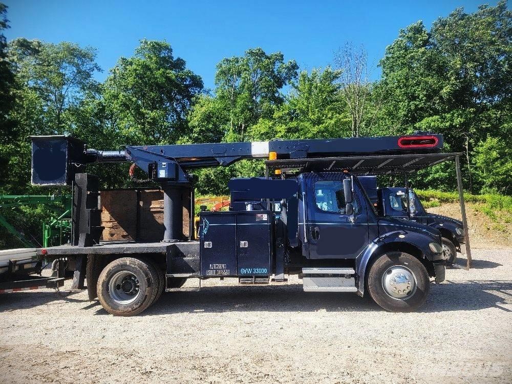 Freightliner M2106 Bilmontert lift