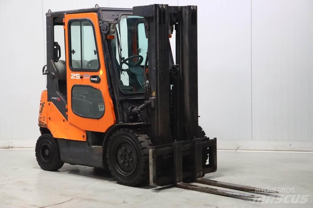 Doosan G25E-5 Propan trucker