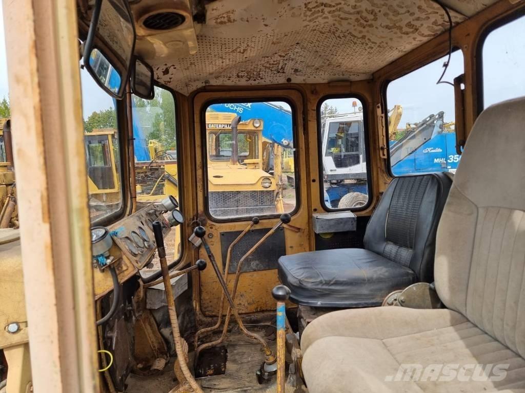 CAT T 130 Dozere Beltegående