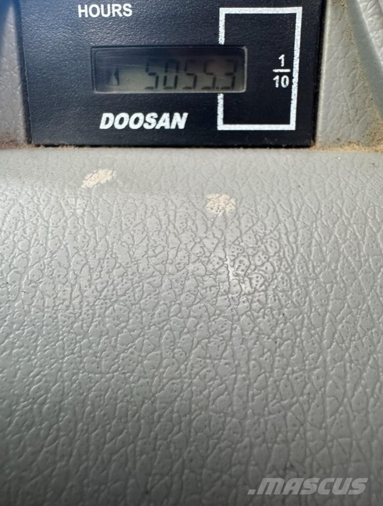 Doosan DX 140 W Hjulgravere