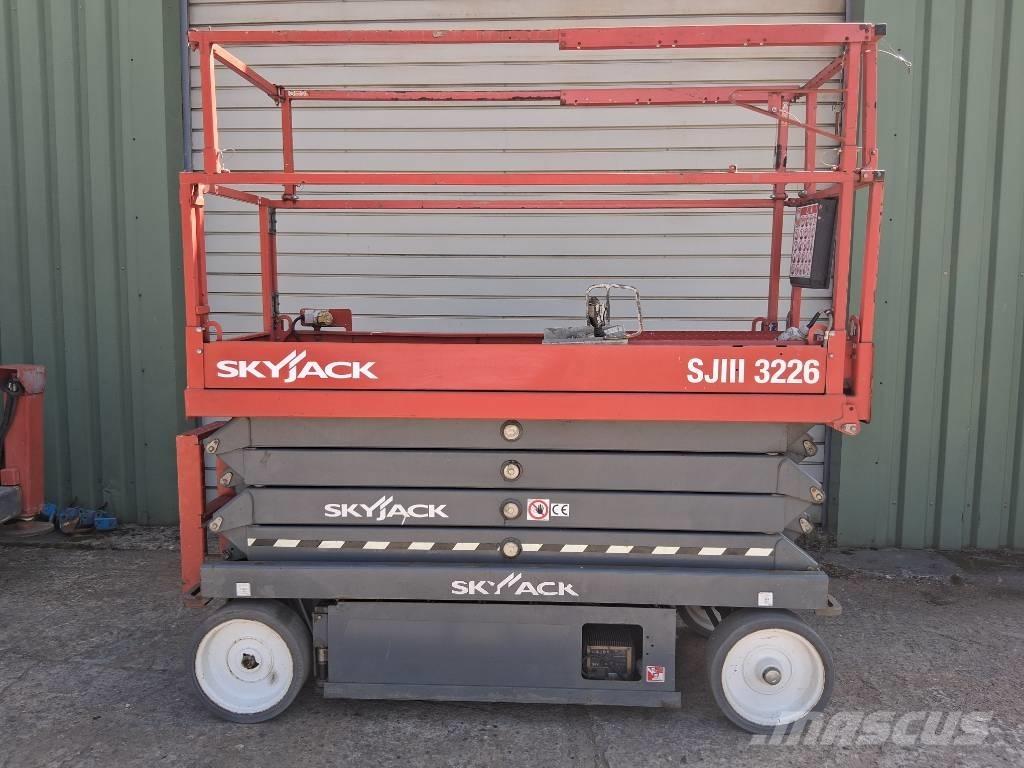 SkyJack SJ III 3226 Sakselifter