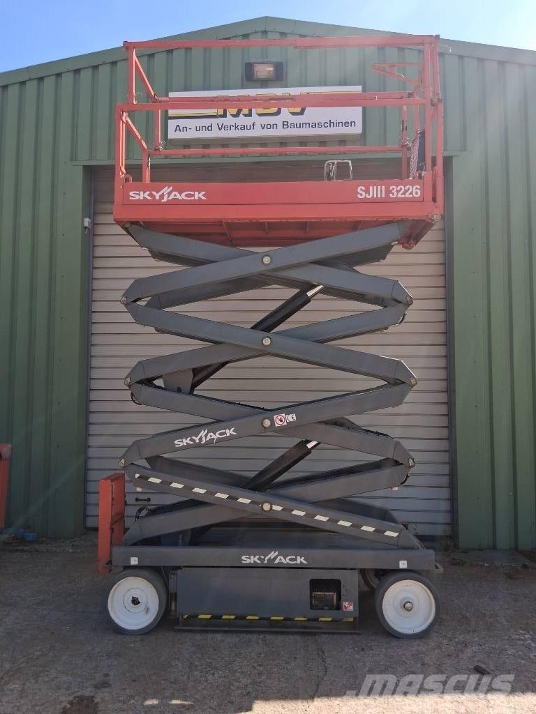 SkyJack SJ III 3226 Sakselifter