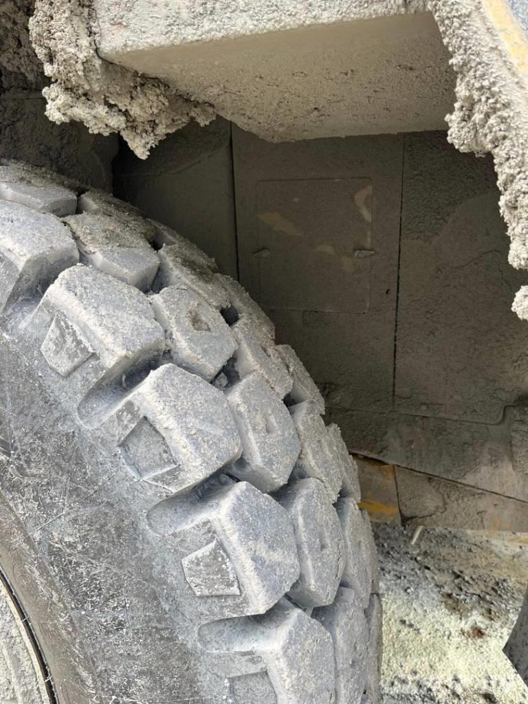 CAT 771D Tipptrucker