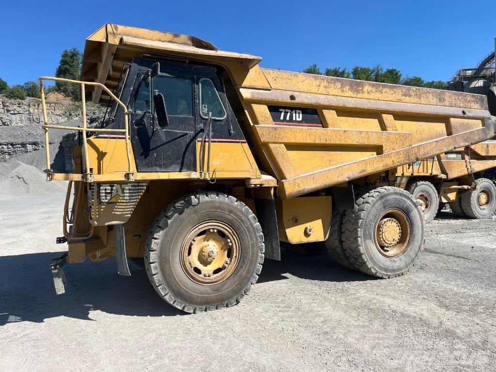 CAT 771D Tipptrucker