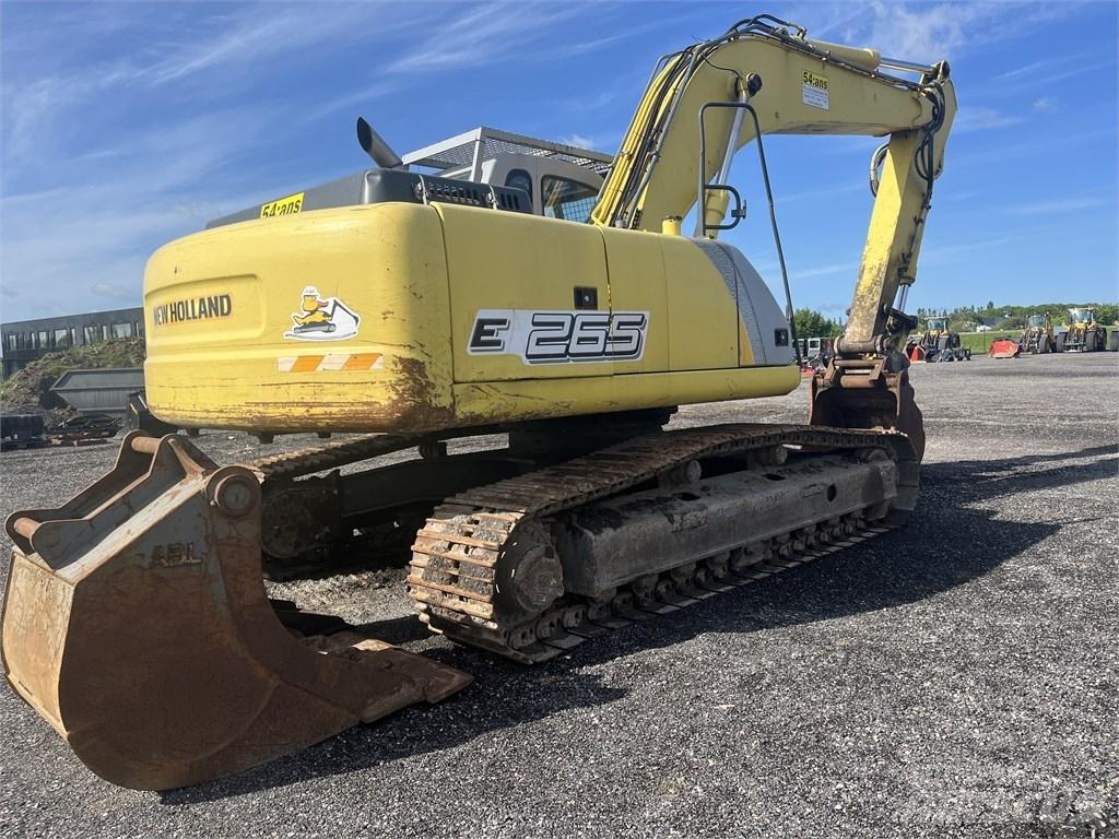 New Holland E 265 B Beltegraver