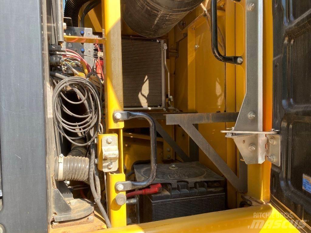 CAT 324E Beltegraver