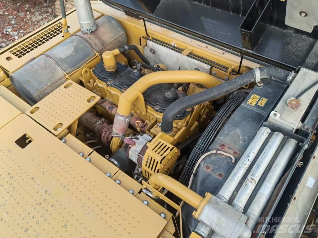 CAT 325 D2 Beltegraver