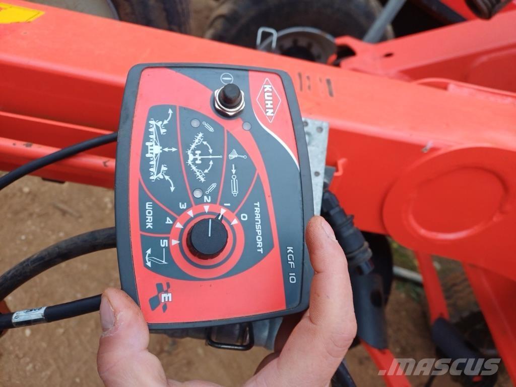 Kuhn GF 13012 Raker og høyvendere