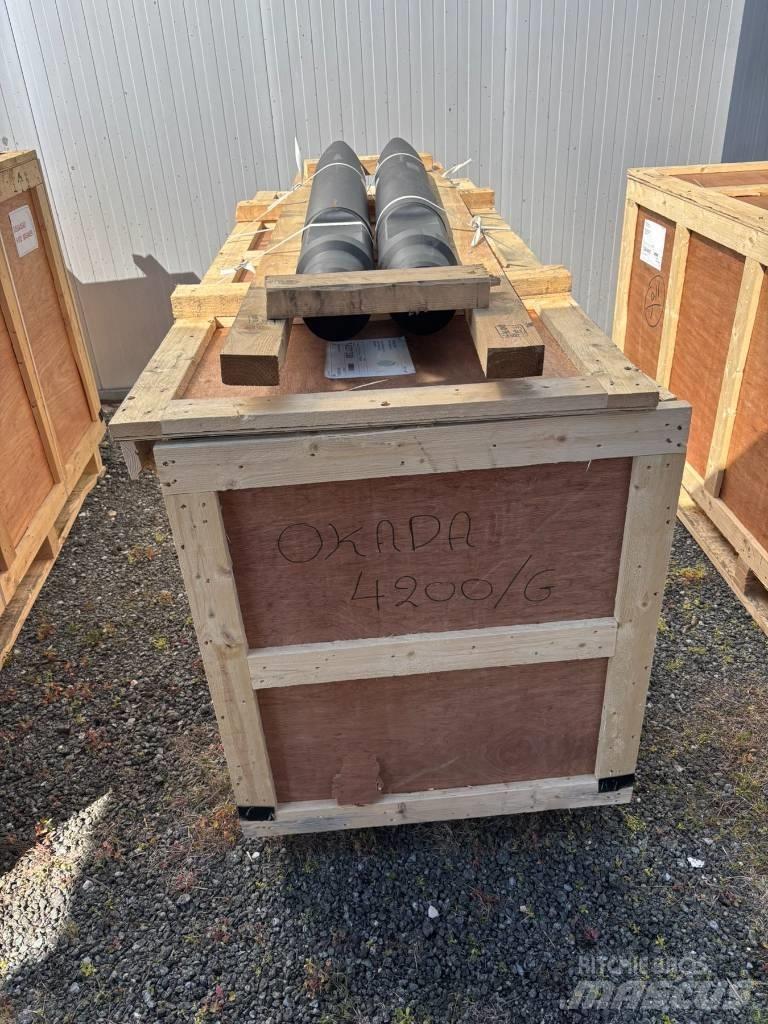Okada 4200/GFXF Hydrauliske hammere