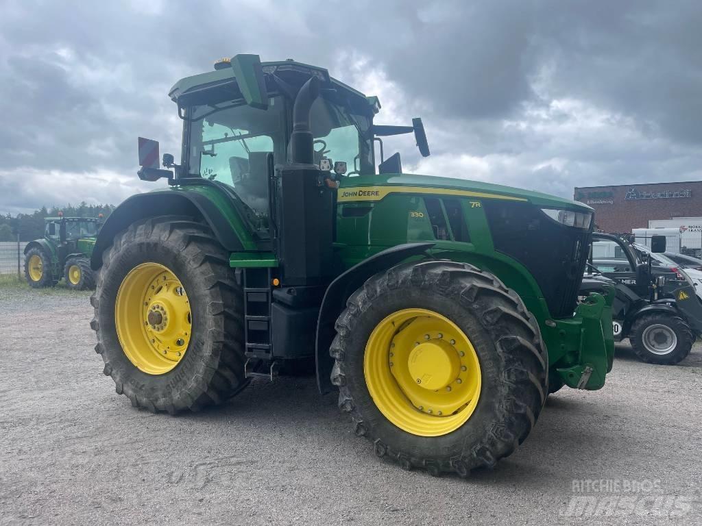John Deere 7R330 Traktorer