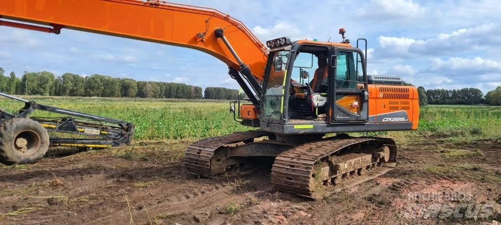 Doosan DX 225 LC-5 Beltegraver