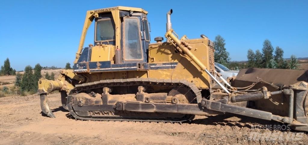 Komatsu D 85 E-21 Dozere Beltegående
