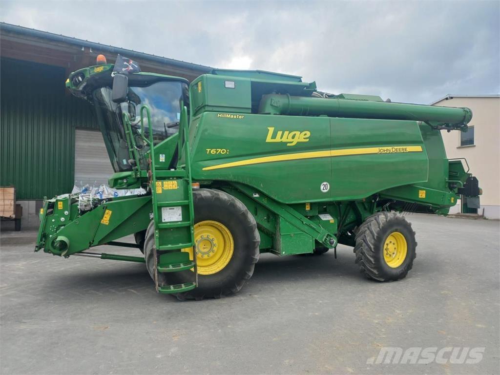John Deere T670 HM Skurtreskere