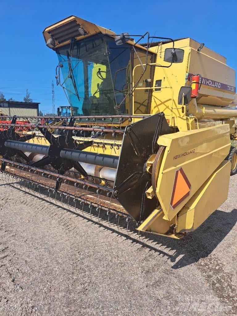 New Holland TX32 Skurtreskere