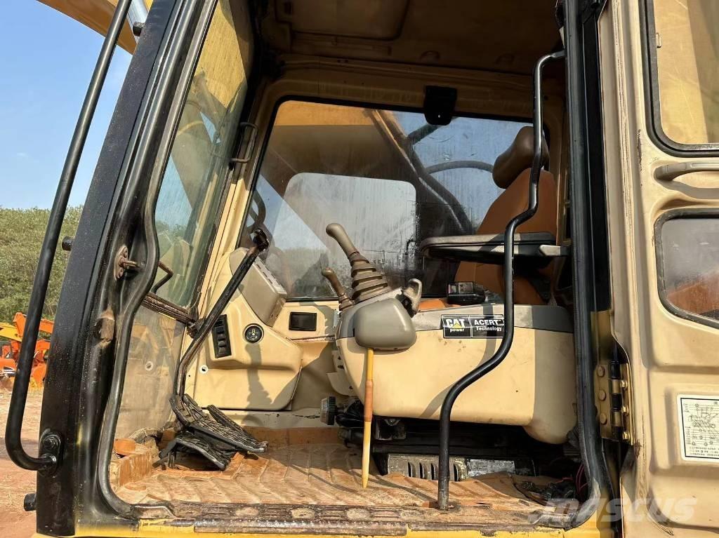 CAT 330 B Beltegraver