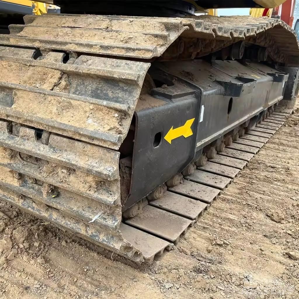 Komatsu PC 220 Beltegraver