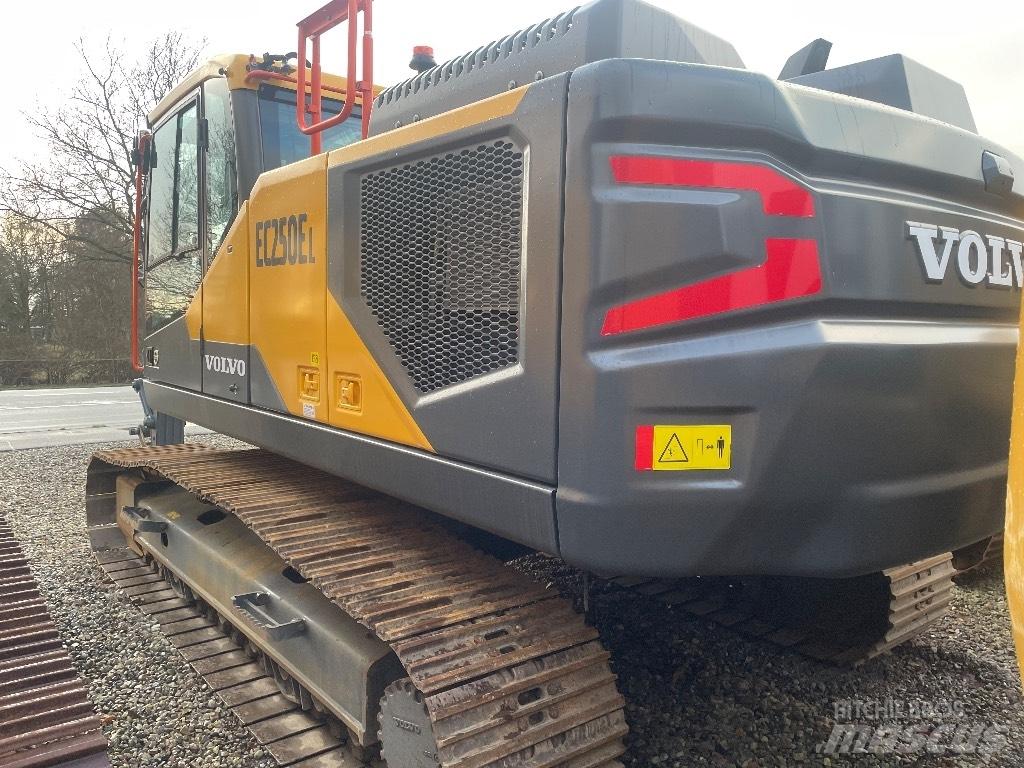Volvo EC250EL Beltegraver