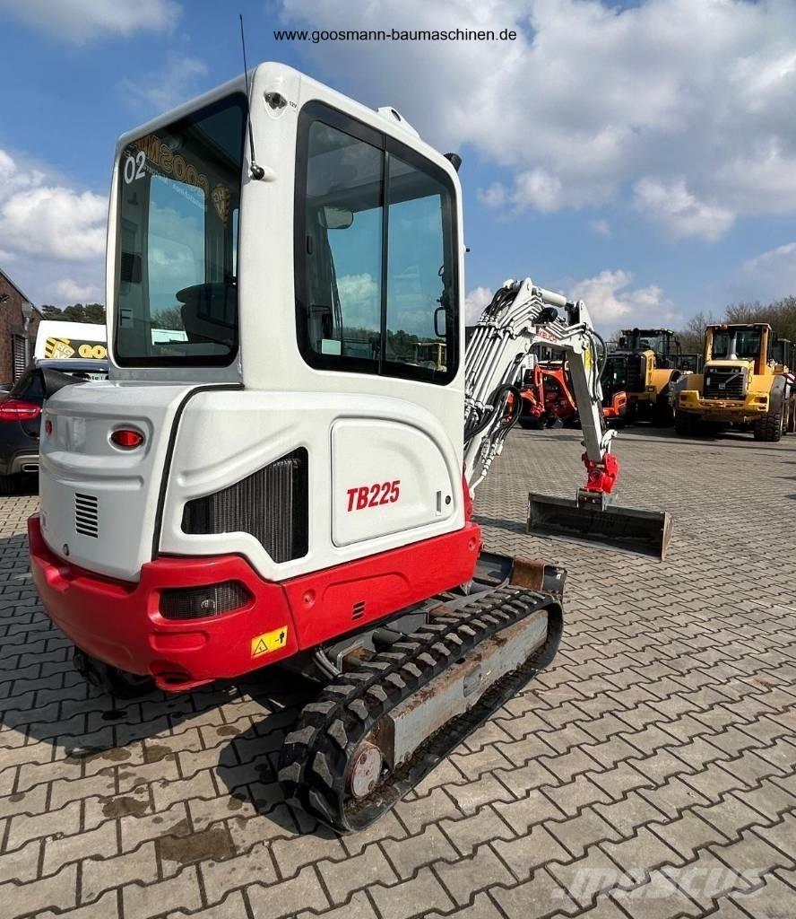 Takeuchi TB 225 Minigravere <7t